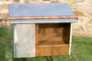 Nistkasten mit Anflugstange